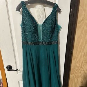 Emerald green prom dress